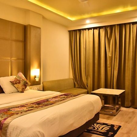 Hotel Deep Kanpur Exterior foto